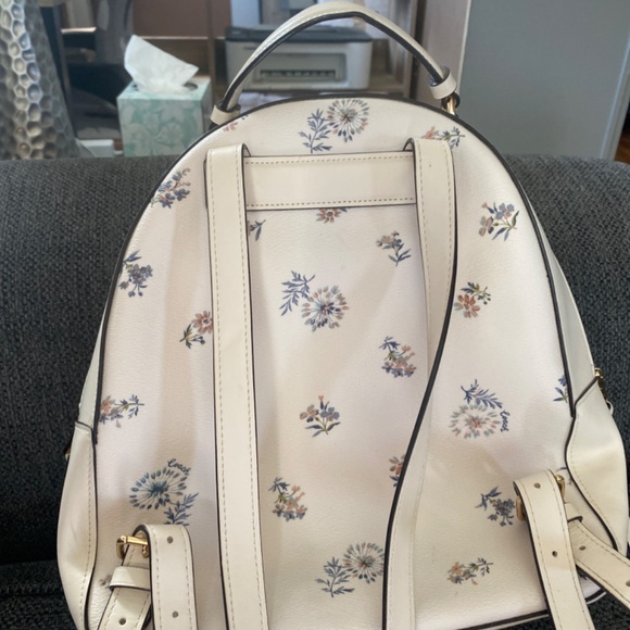 Coach - Picture 2 of 5